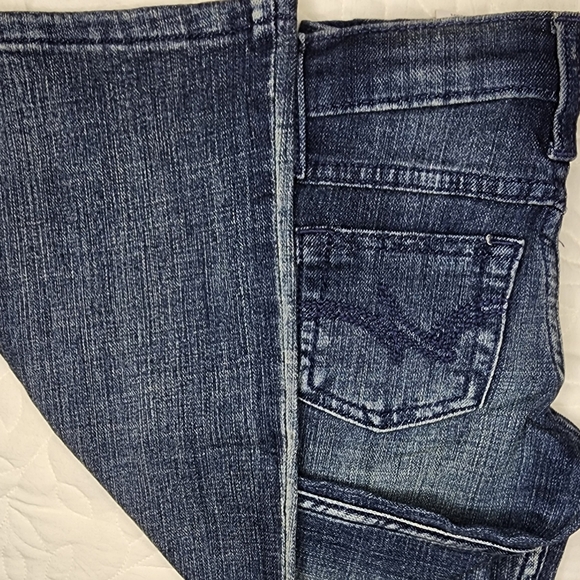 Wrangler Girls Stretch Boot cut Jean, size 6 mid-blue. - Picture 4 of 9